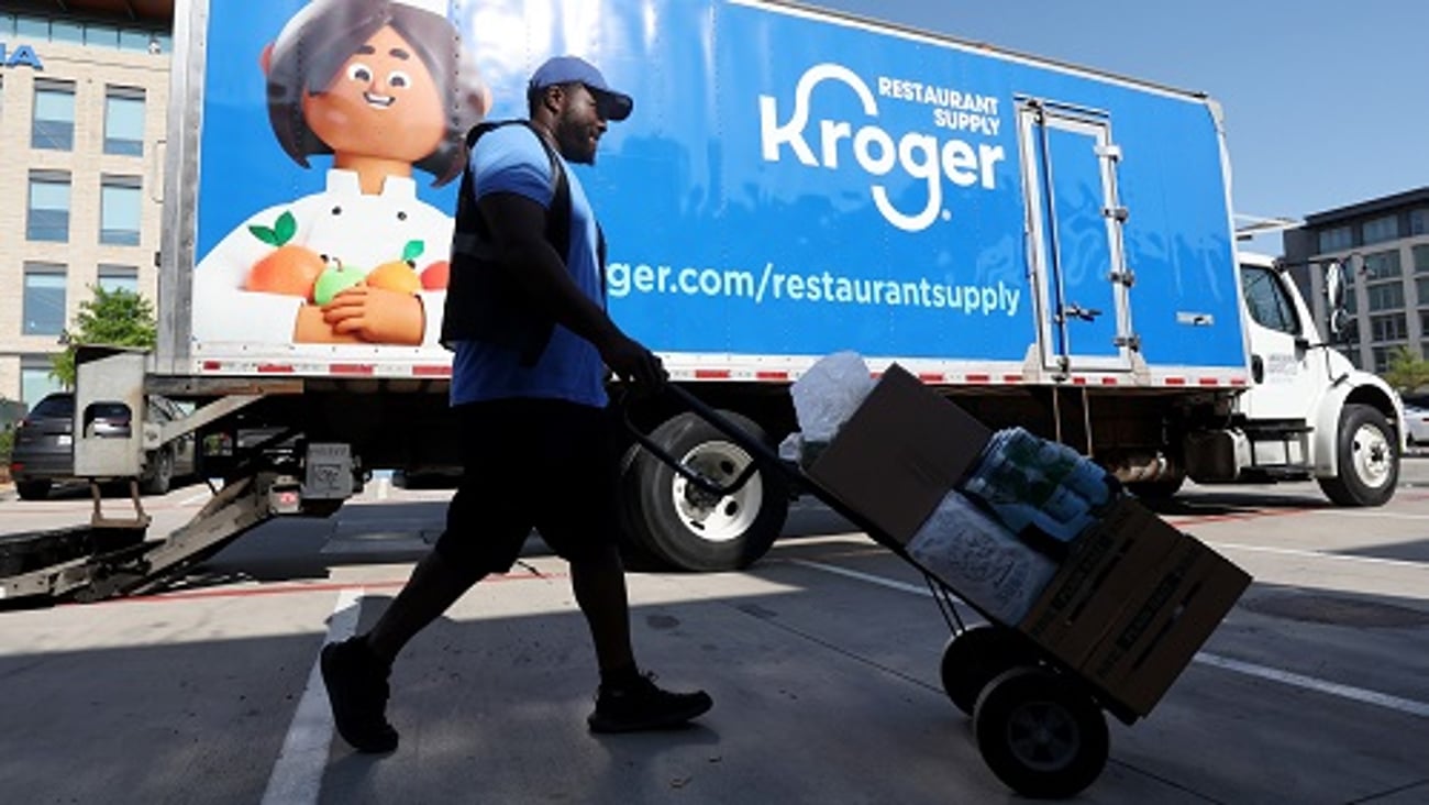 Kroger delivery truck for restaurant supply