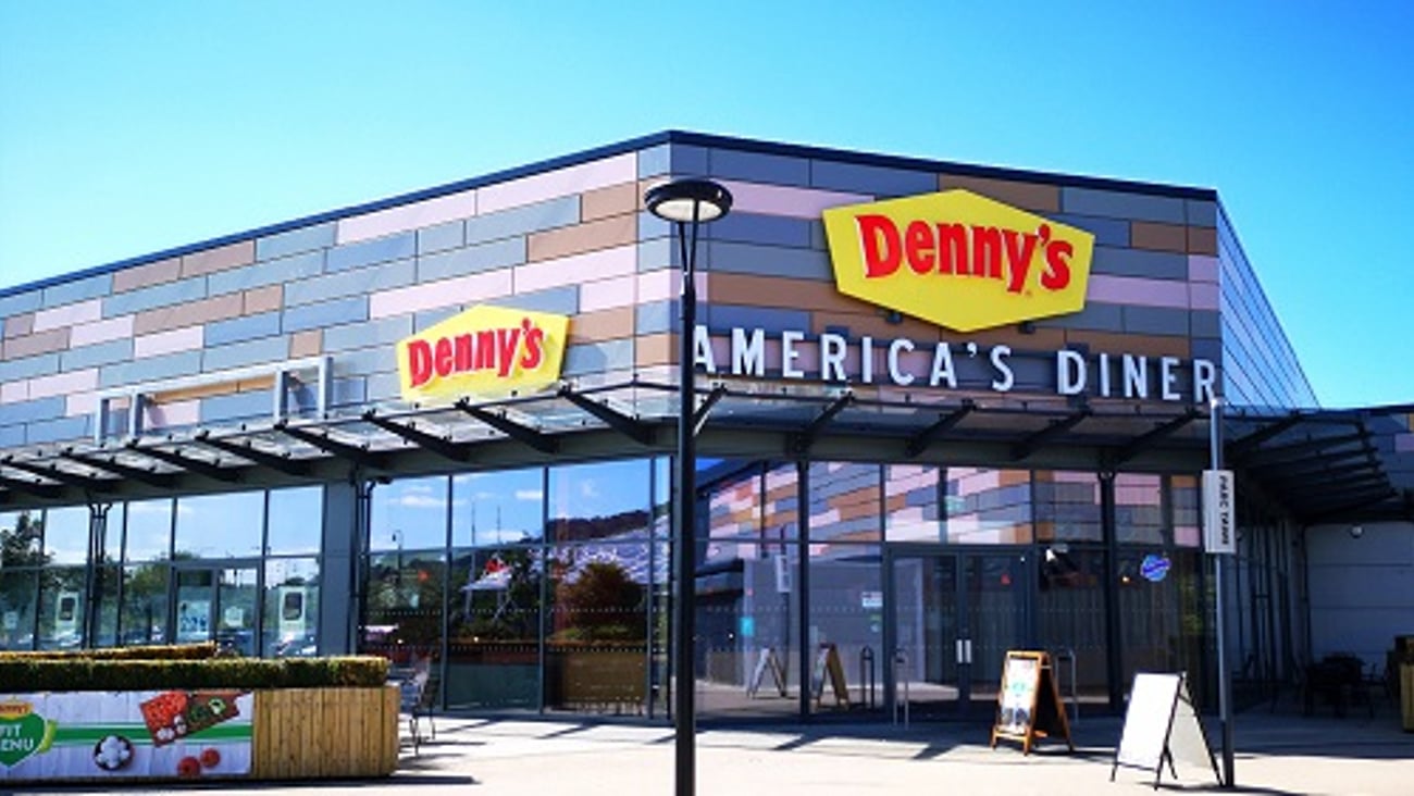 Dennys exterior of diner