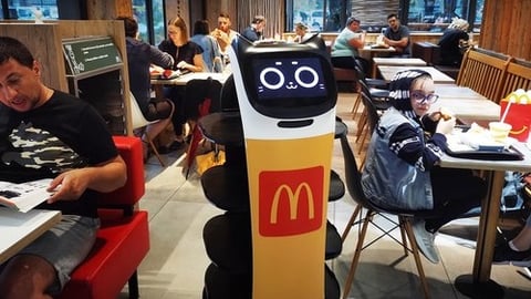 Pudu Robotics at McDonalds Slovenia