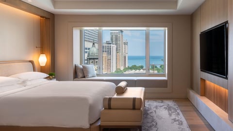 Bryte Balance Bed in guestroom at Park Hyatt Chicago