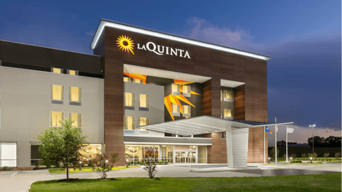 La Quinta exterior hotel view