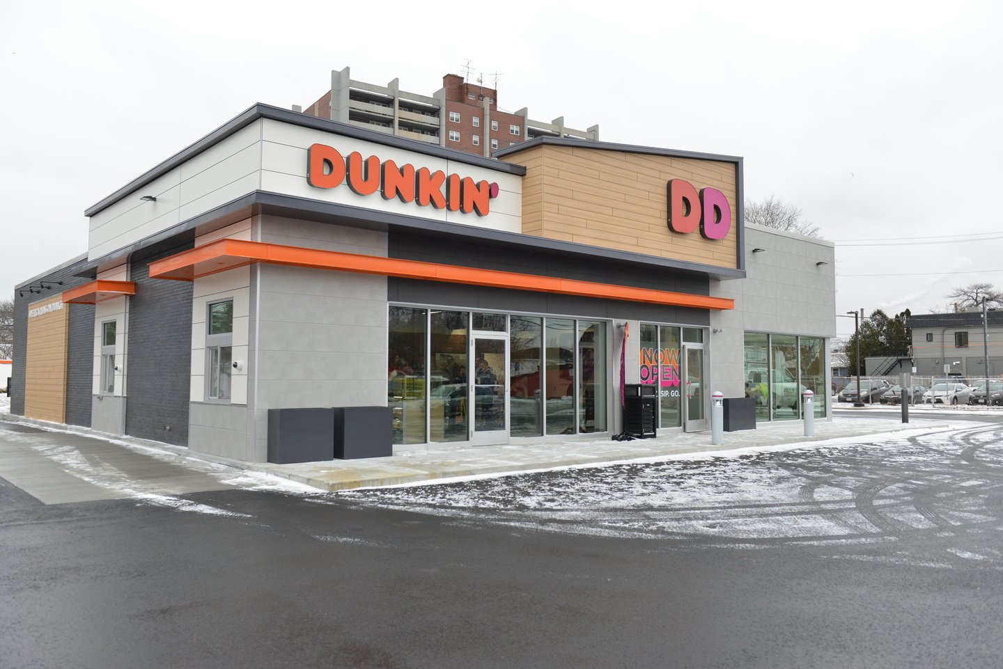 The new concept store in Massachusetts features a drive-thru lane exclusively for customers who ordered ahead via mobile app.