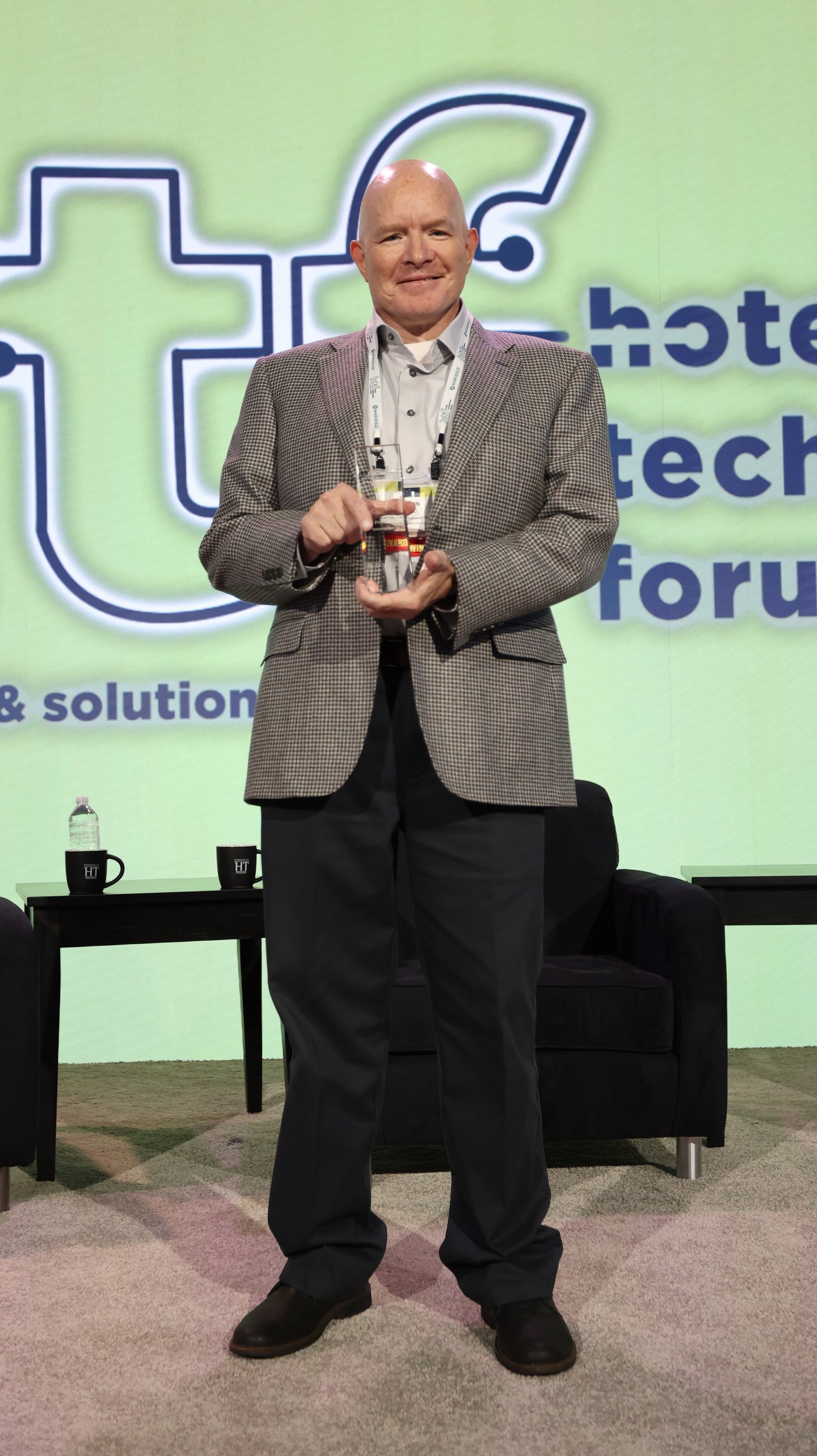 Shaun Wood accepts 2023 Hotel Visionary Award at HTF 2023