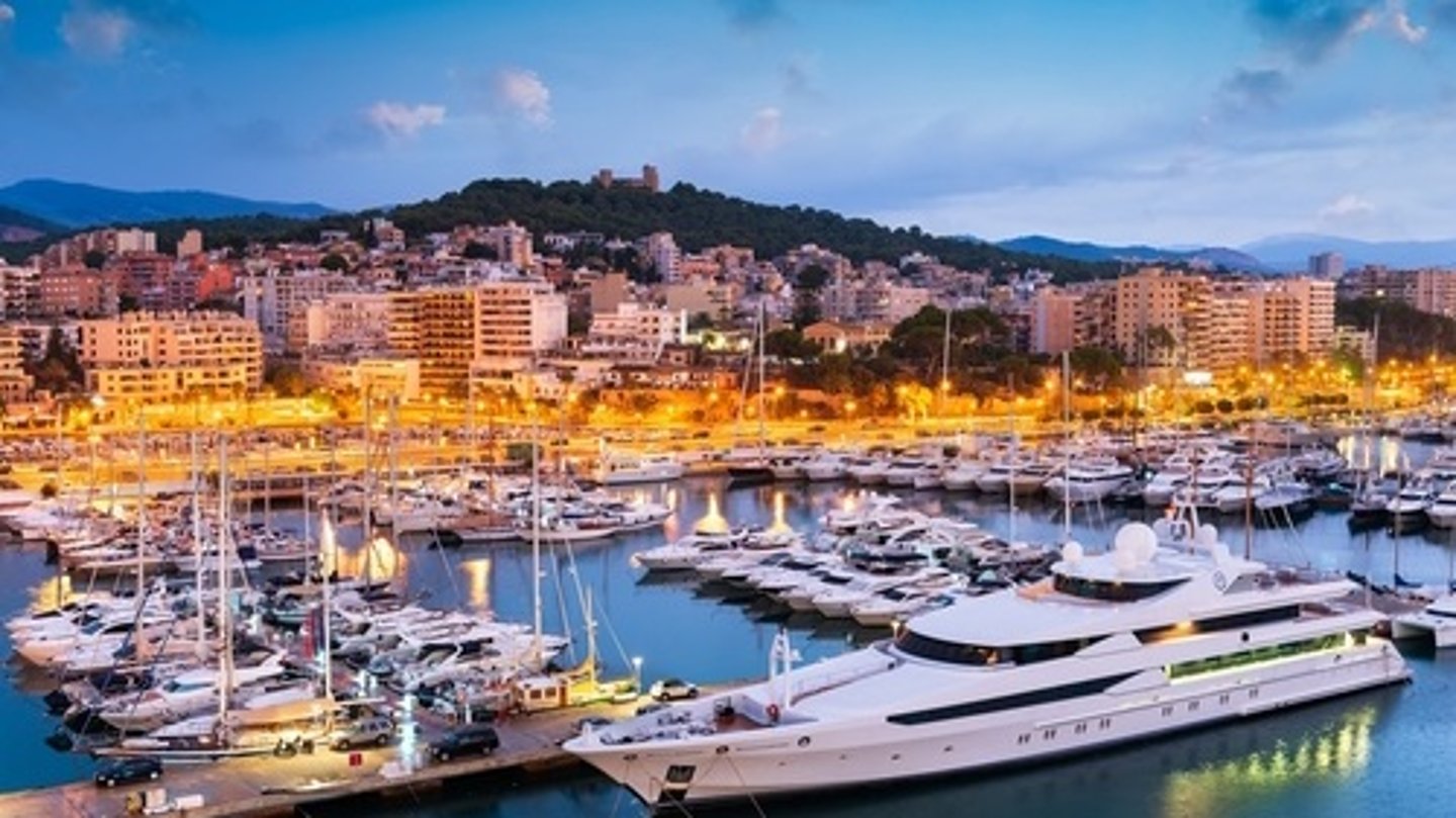 yacht and marina in Dubai