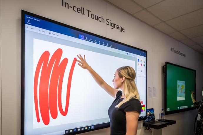 LG Expands 2019 Digital Signage Portfolio with, New Touch Screens and Video  Wall Displays | Hospitality Technology