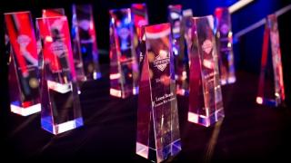 Laura Beach Top Women award