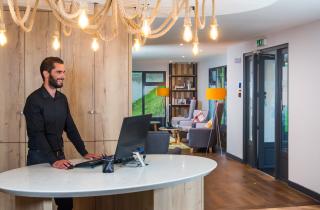 Starboard Hotels front desk agent